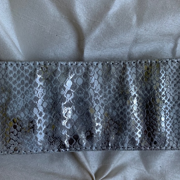White House Black Market Silver Snakeprint Belt sz M